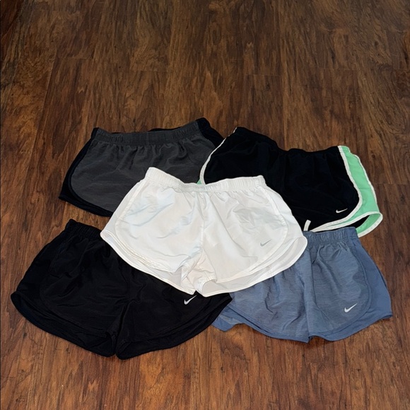 Nike Shorts Bundle ALL SZ MEDIUM - Picture 1 of 1